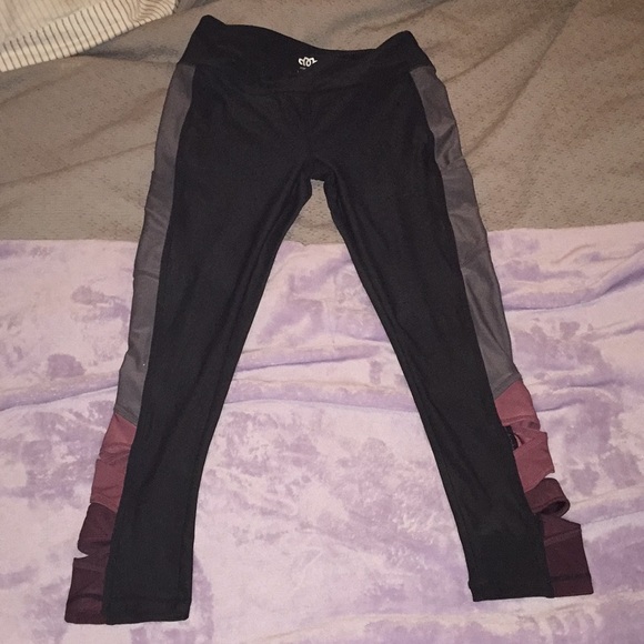 maurices in motion yoga pants